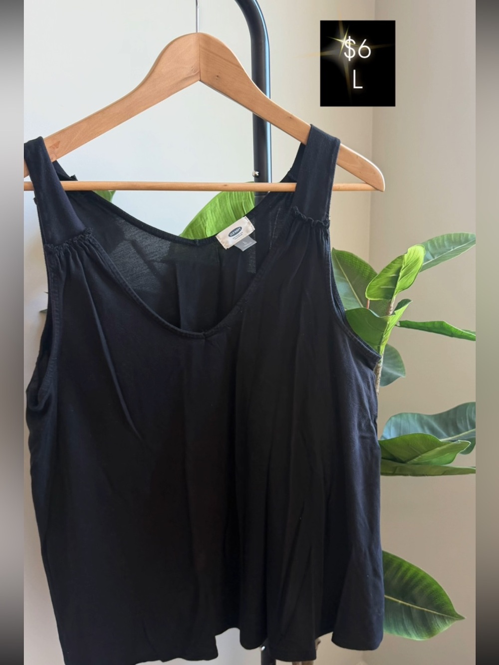 Old Navy Women’s Black Scoop Neck Tank Top - Classic Everyday Layering